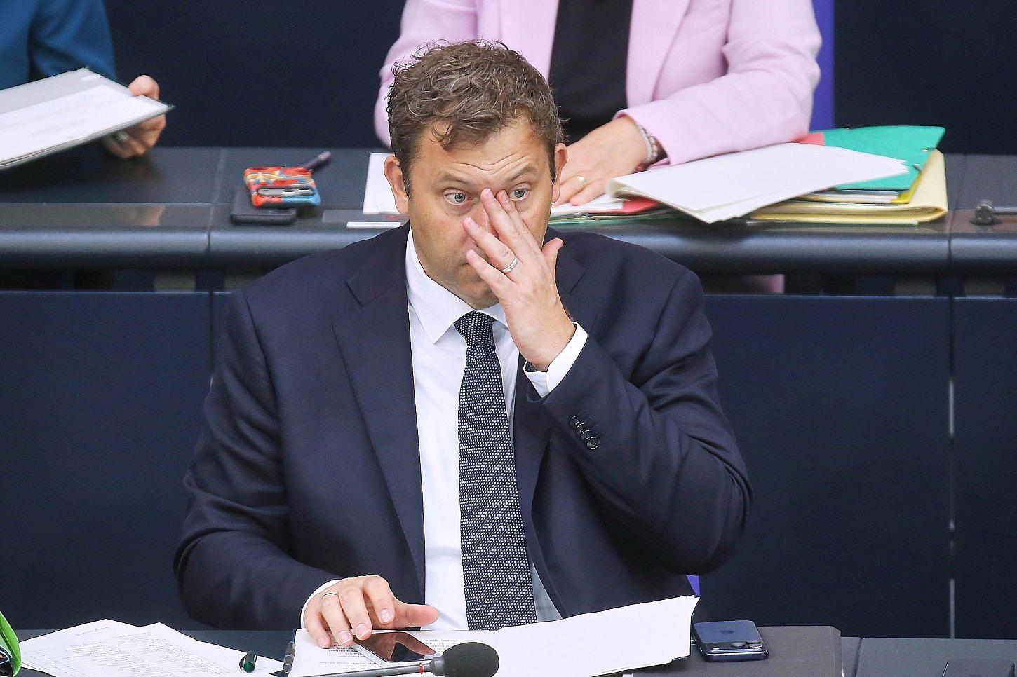 Klingbeil will Finanzwissen der Bürger verbessern