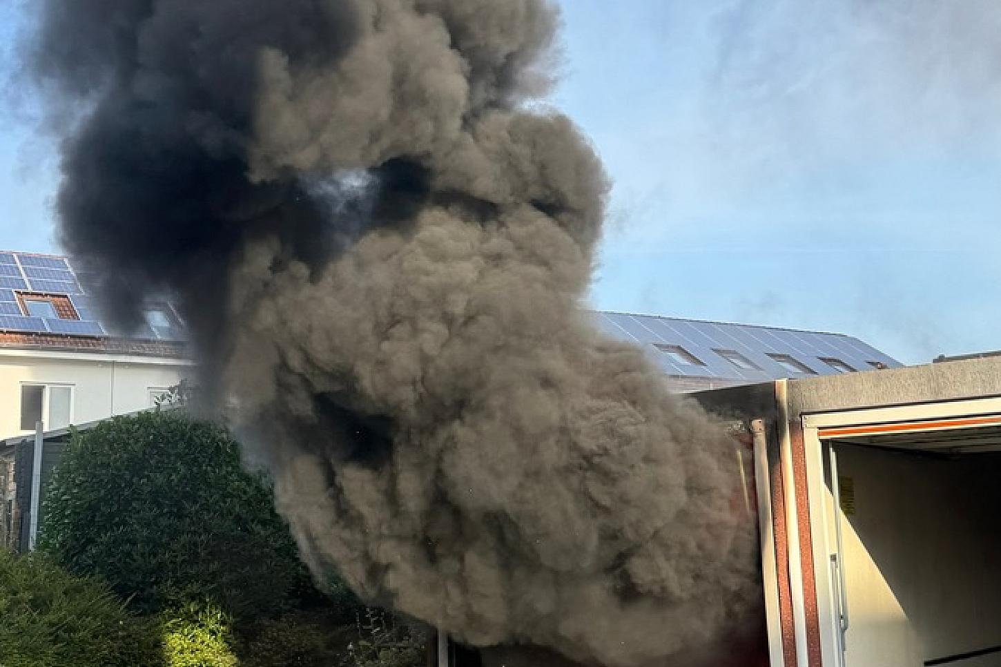 Feuerwehr Bremerhaven rückt am Vormittag zu mehreren Einsätzen aus