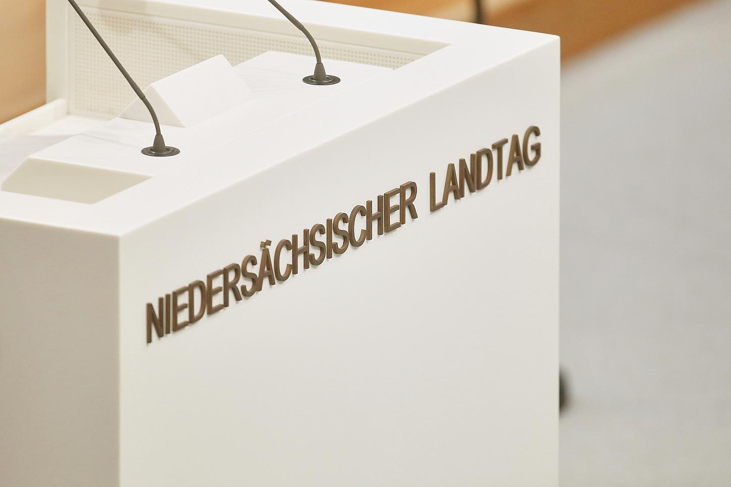 Niedersächsischer Landtag debattiert über VW und Haushalt 2027/2028