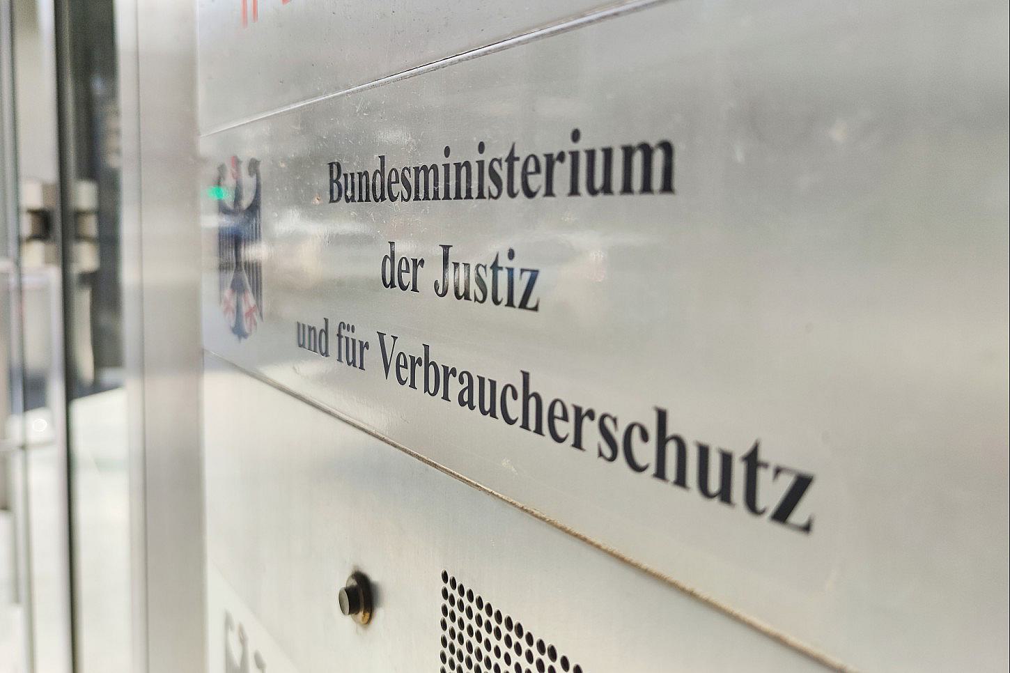 Regierung hält an Reform von Informationsfreiheitsgesetz fest