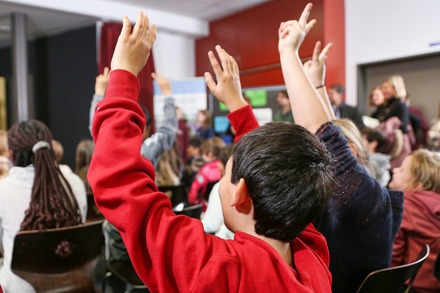 Prien fordert stärkere Priorisierung der Bildung