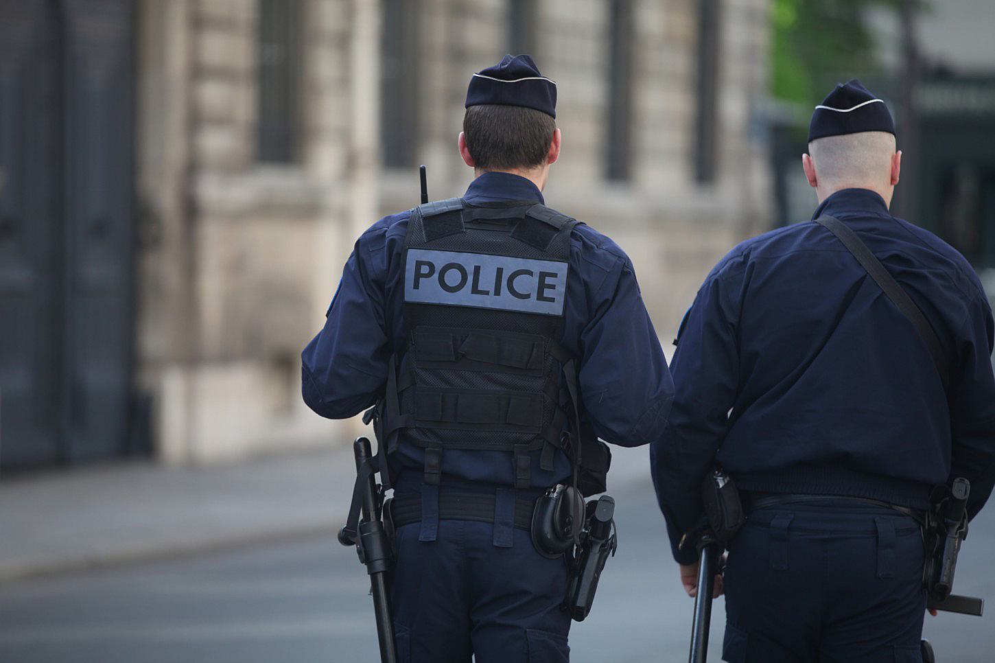 Frankreich ordnet „begrenzte“ Ausgangssperren an