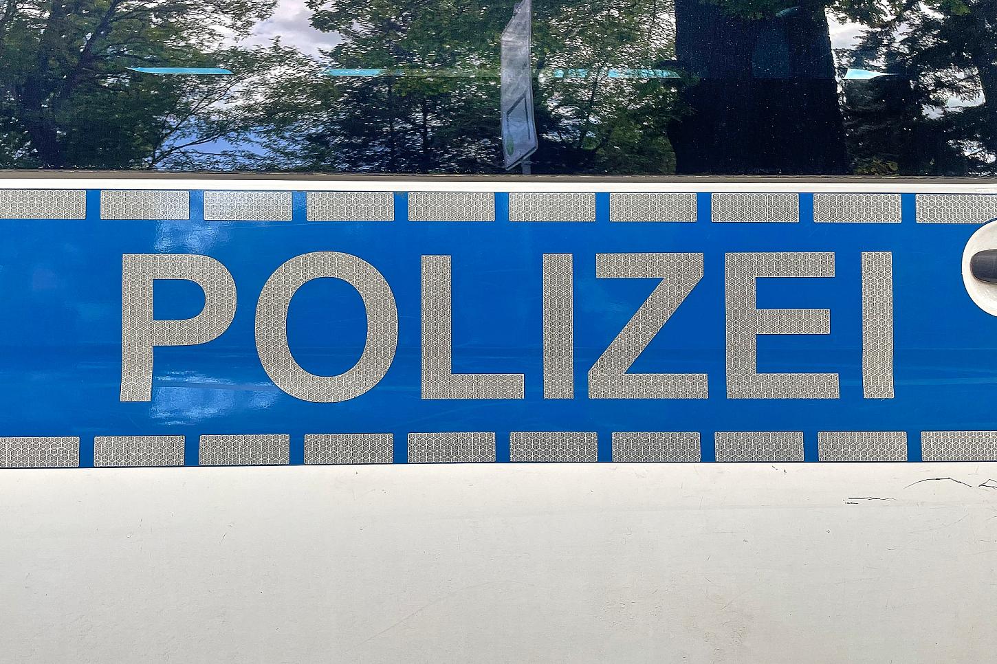 Fahrradfahrer wird in Schortens bei Sturz an Bahngleisen leicht verletzt