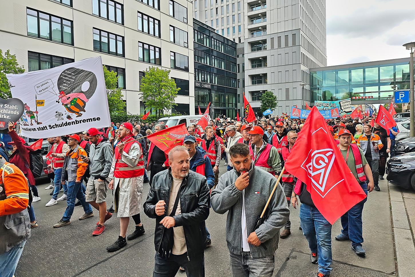 IG Metall läutet Friedenspflicht bei KSM in Hildesheim aus