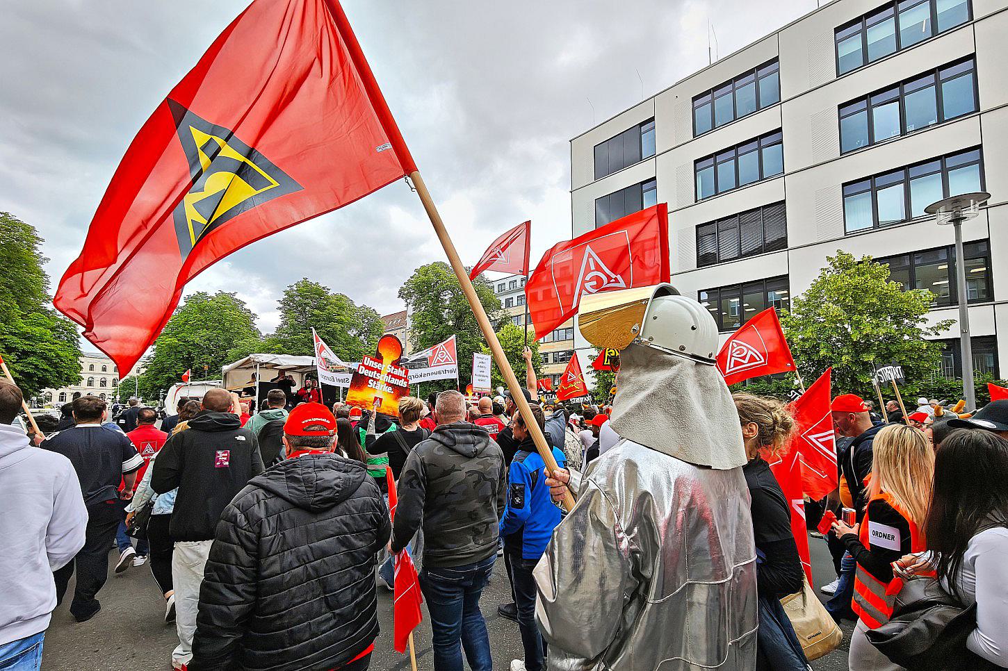 IG Metall: Arbeitgeber haben Warnstreiks provoziert