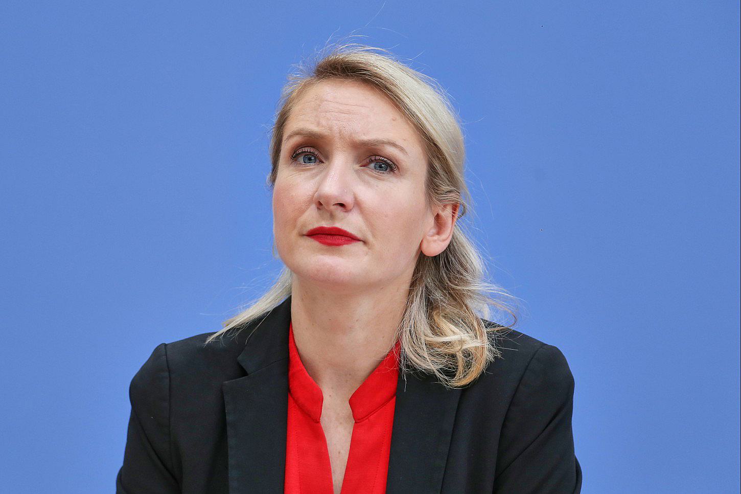 Bayerns Innenminister hält Schwerdtner für Gefahr für Deutschland