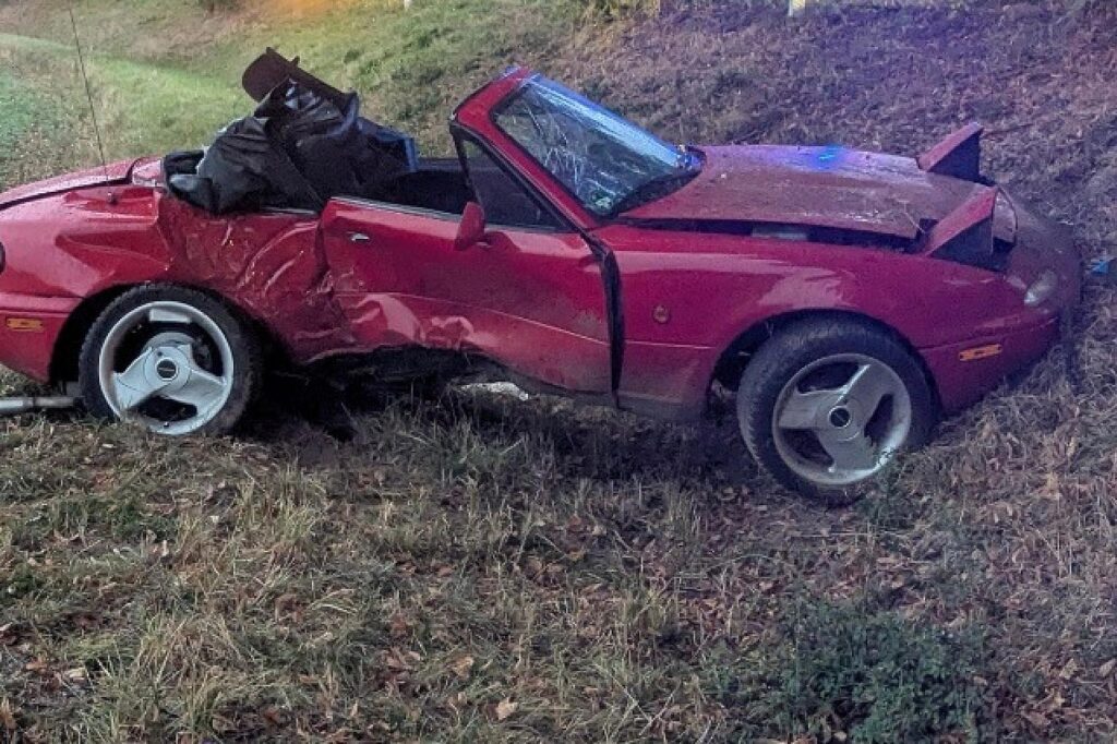 19-Jähriger bei Verkehrsunfall auf K 305 bei Holle schwer verletzt