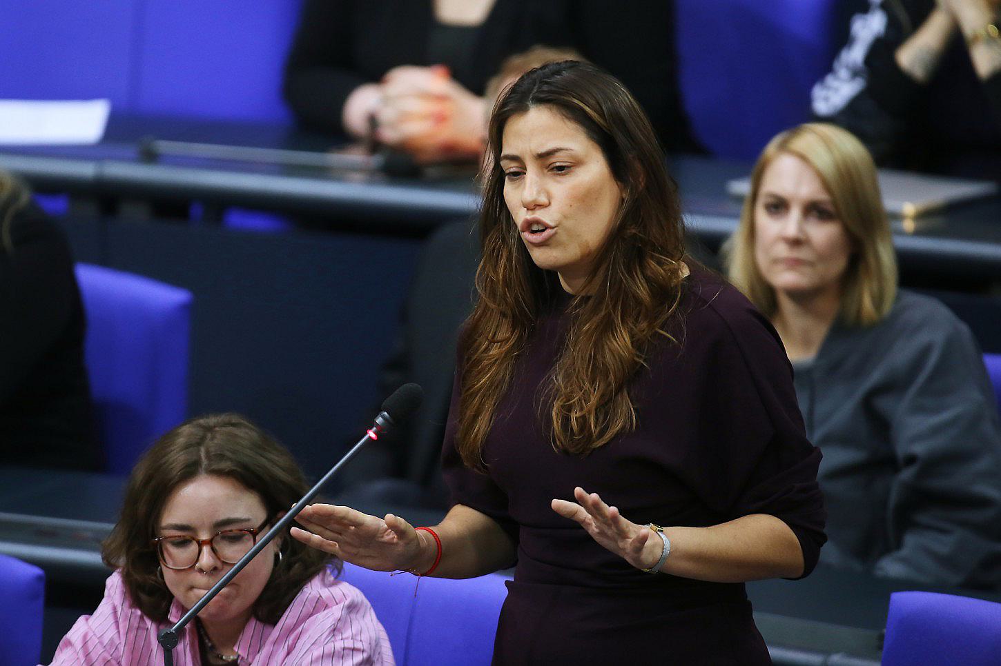 Linken-Politikerin Köktürk droht CDU-Abgeordnetem mit Anwalt