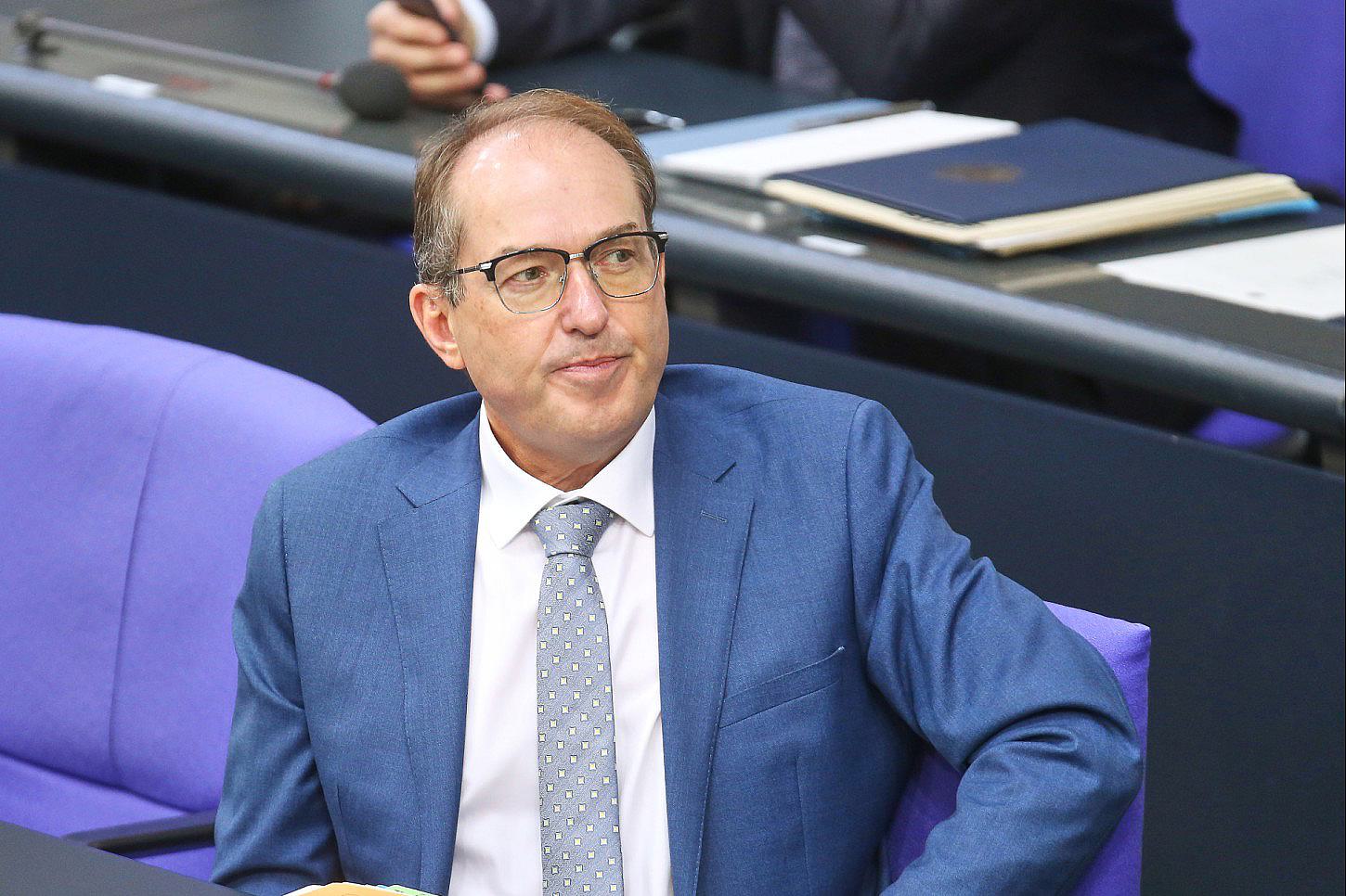 Grüne und Union streiten über Dobrindts Sprachkurs-Verschärfung