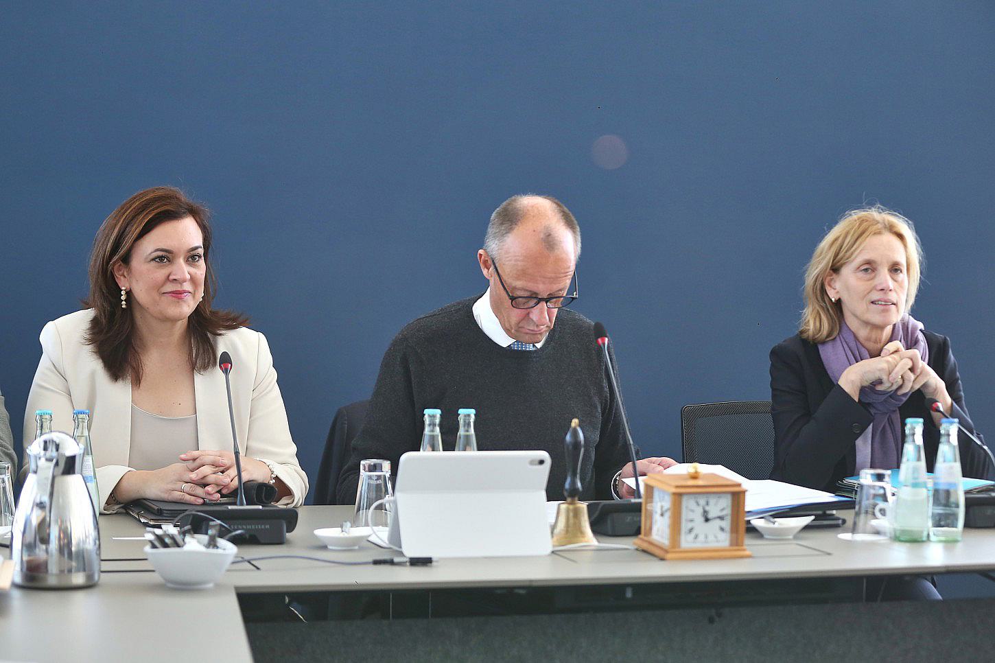 Forsa: Union bleibt im Umfragetief
