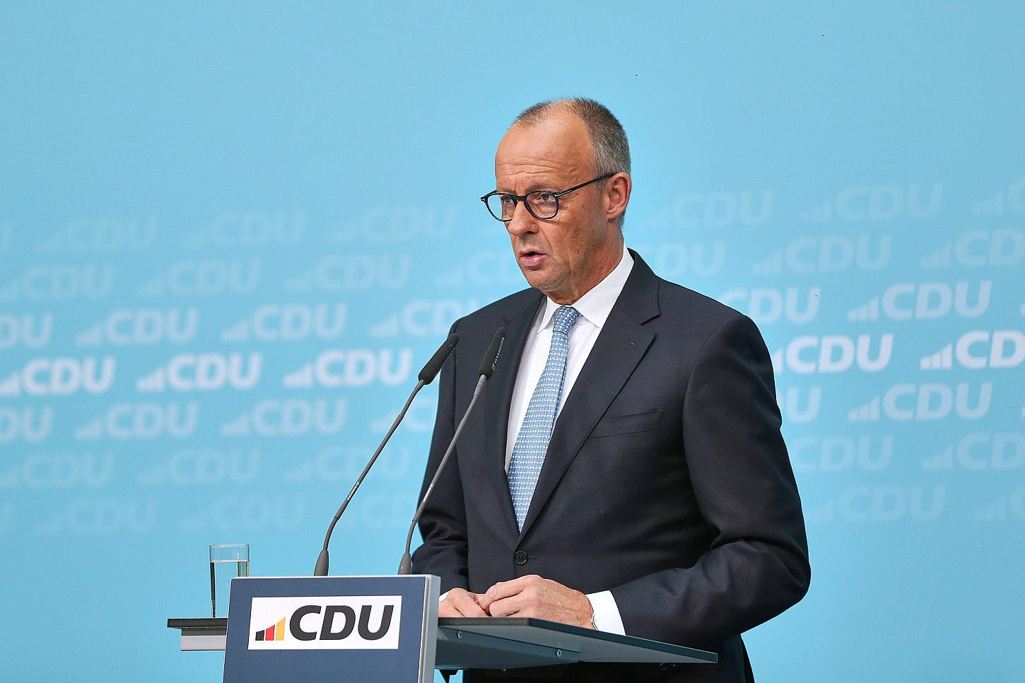 Merz will schnelle Amtsübernahme von Schweitzer