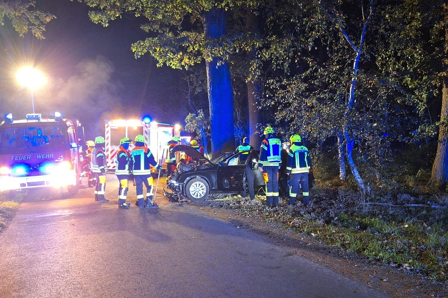 Drei Schwerverletzte nach Verkehrsunfall in Ahausen im Landkreis Rotenburg