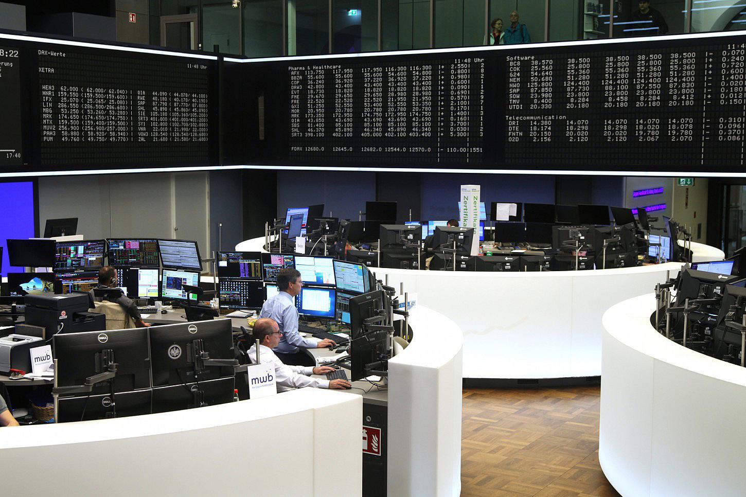 Dax startet im Minus – Berichtssaison beginnt