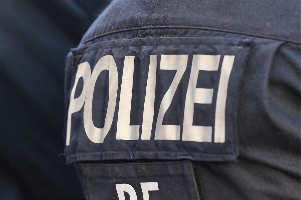 Pedelecfahrerin und Kradfahrerin bei Uetze schwer verletzt