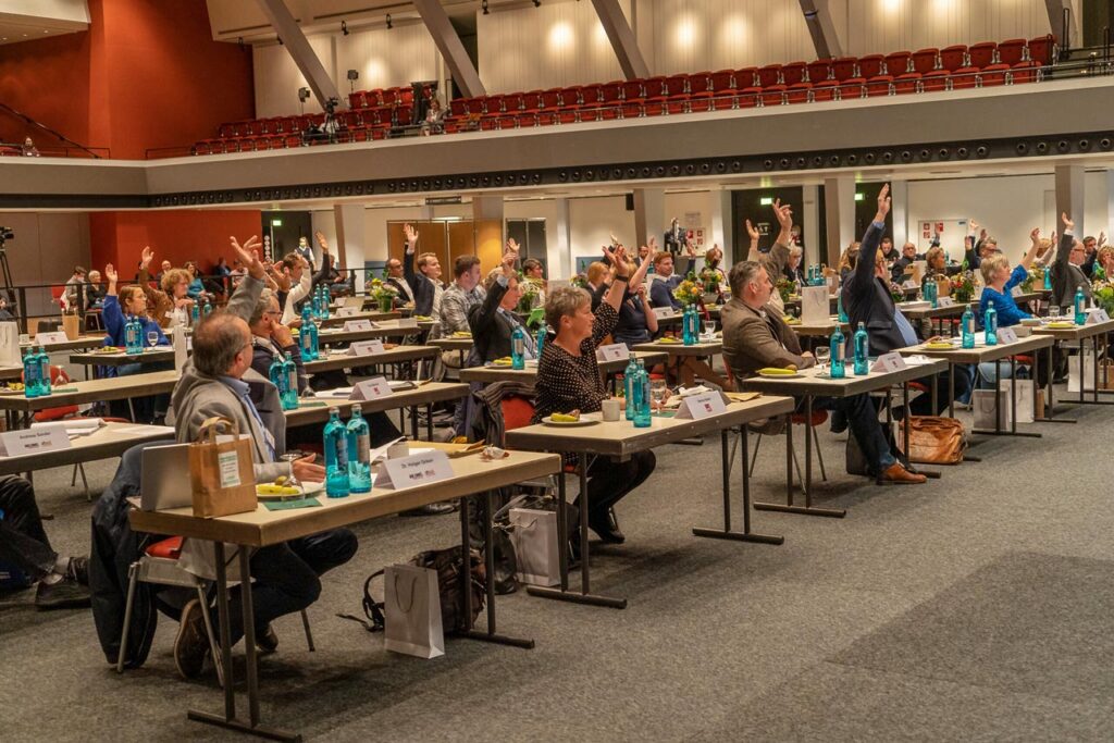 Neu gewählter Stadtrat tritt erstmals zusammen